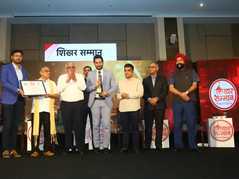 ISGJ Awards and Honors in Gems and Jewellery Education